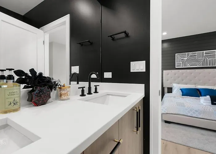 Luxury 3br, Uchicago & Obama Ctr, 15 Min Downtown Apartment Chicago