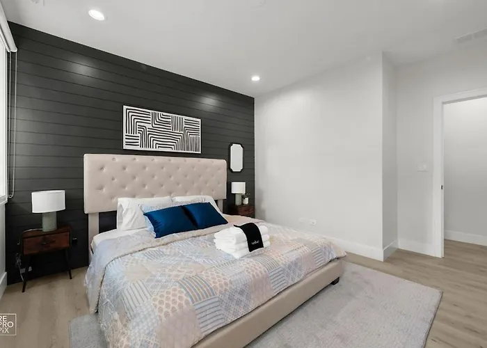 Apartment Luxury 3br, Uchicago & Obama Ctr, 15 Min Downtown Chicago