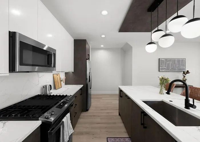 Luxury 3br, Uchicago & Obama Ctr, 15 Min Downtown * Chicago