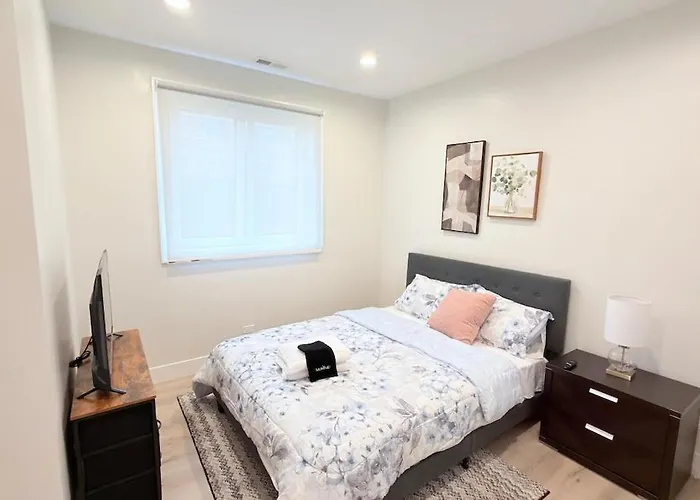Luxury 3br, Uchicago & Obama Ctr, 15 Min Downtown Chicago