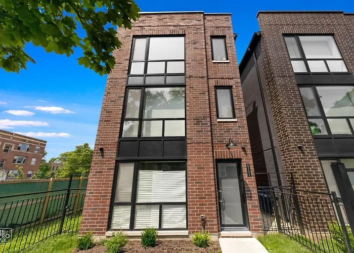 Luxury 3br, Uchicago & Obama Ctr, 15 Min Downtown Apartment